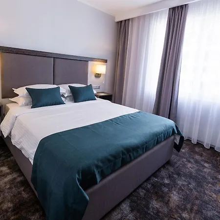 Western Premium Отель