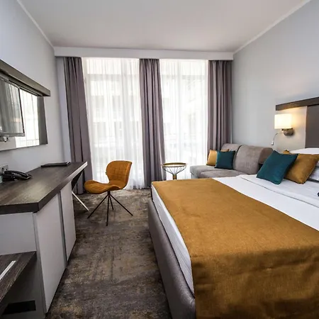 ホテル Western Premium 4*