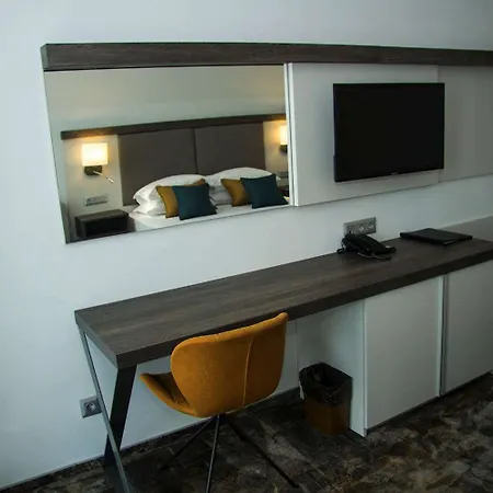 Premium Hotel 4*