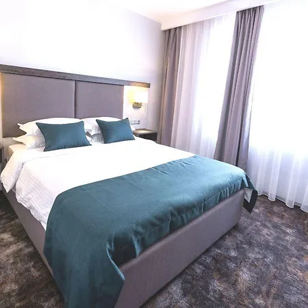 Premium 4*