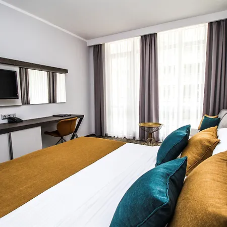 Отель Western Premium 4*