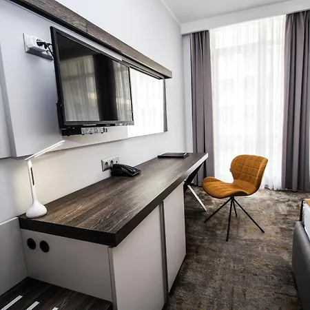 호텔 Western Premium 4*