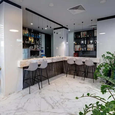 Western Premium Szálloda 4*