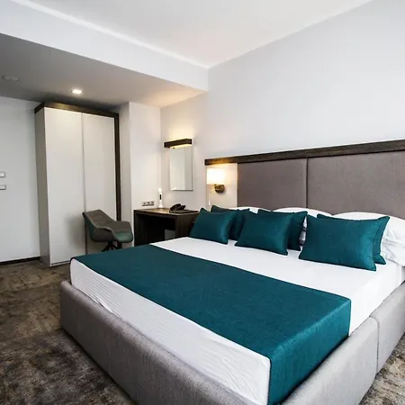 Отель Western Premium 4*