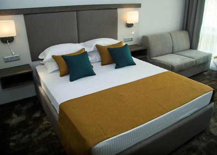 Western Premium מלון