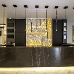 Western Premium מלון